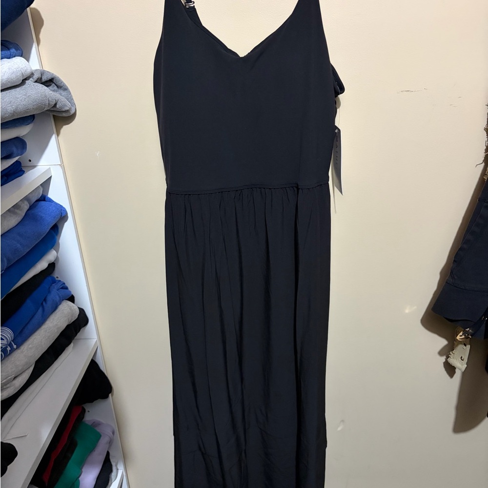 Black Sleeveless Dress - Picture 3 of 9